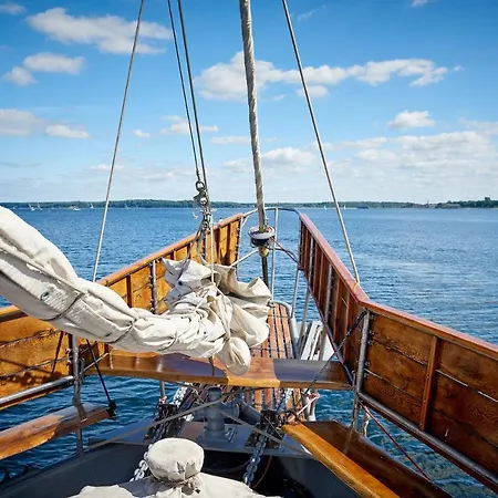 Brise 5, Mit Spielscheune Direkt Am Wittensee